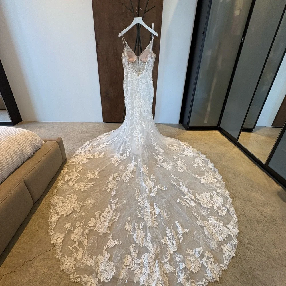 Enzoani Paige Elegant Lace Wedding Dress - Picture 2 of 16